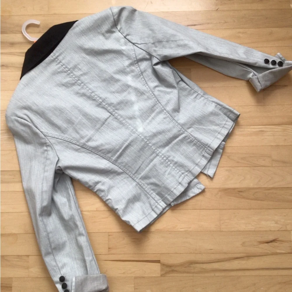 Rock & Republic Women's Gray Blazer with Black Collar - Picture 7 of 12